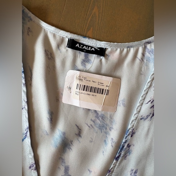 Floral V-Neck Maxi Dress Size Medium - Picture 10 of 10